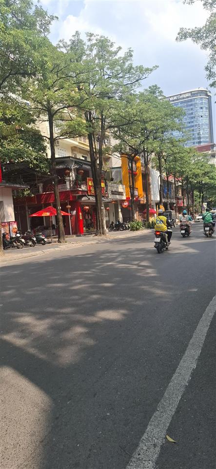 Cho thuê nhà căn góc 2mt, nguyễn thị định  đỗ quang. dt 70m2 x 5t. mt 25m