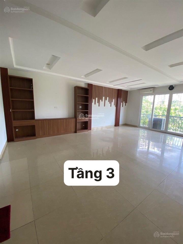 Chính chủ còn trống tầng. diện tích xây dựng 70m2, số 20 ngõ 20 trần kim xuyến, 3 ô tô tránh nhau