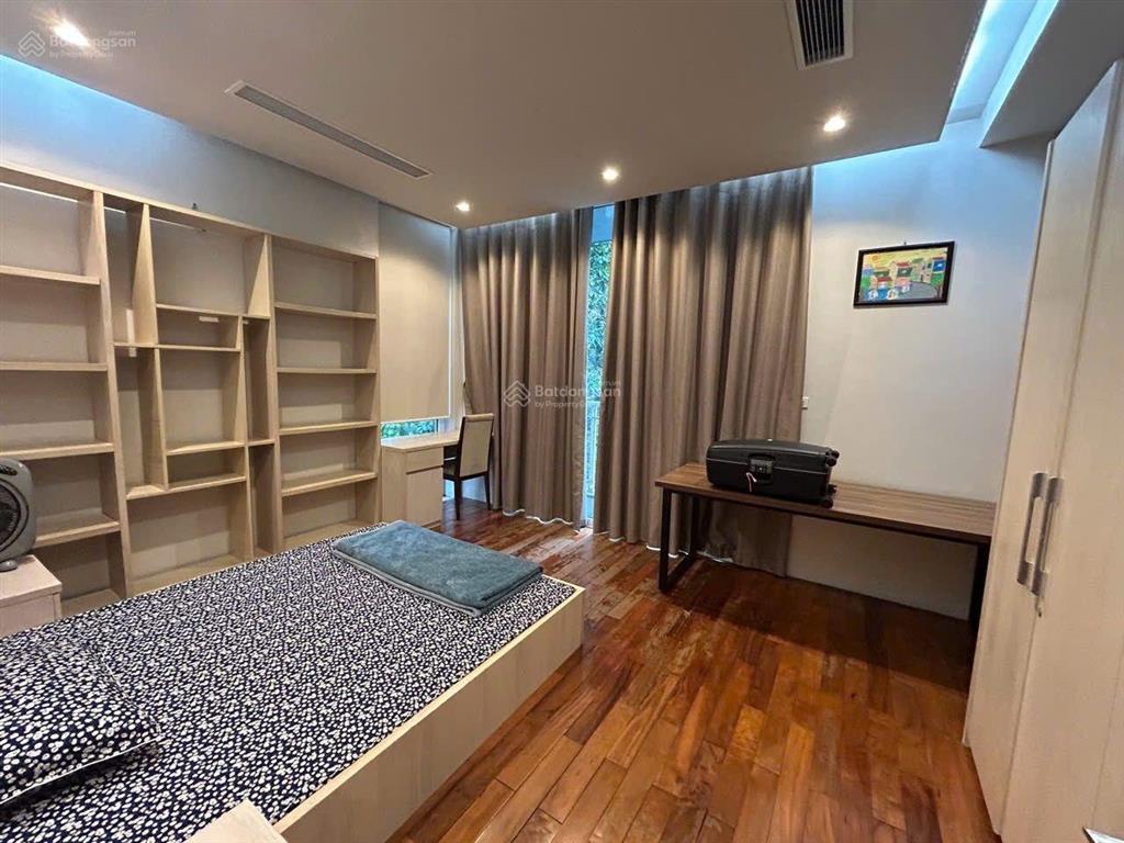 Cho thuê nhà nguyễn bá khoản cầu giấy 5 tầng. dt 100m2. mt 5.5m, người nước ngoài ở