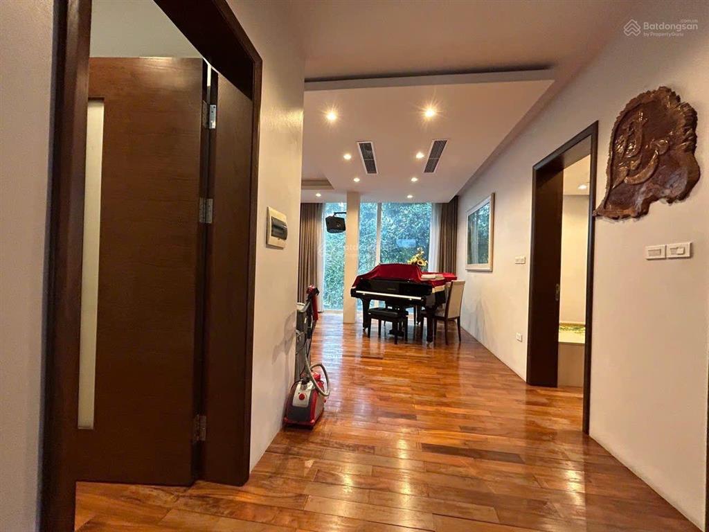 Cho thuê nhà nguyễn bá khoản cầu giấy 5 tầng. dt 100m2. mt 5.5m, người nước ngoài ở