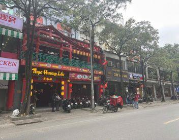 Cho thuê nhà mặt phố trung hòa kd nhà hàng ăn... dt 145m2 x 5t. mt 6m.