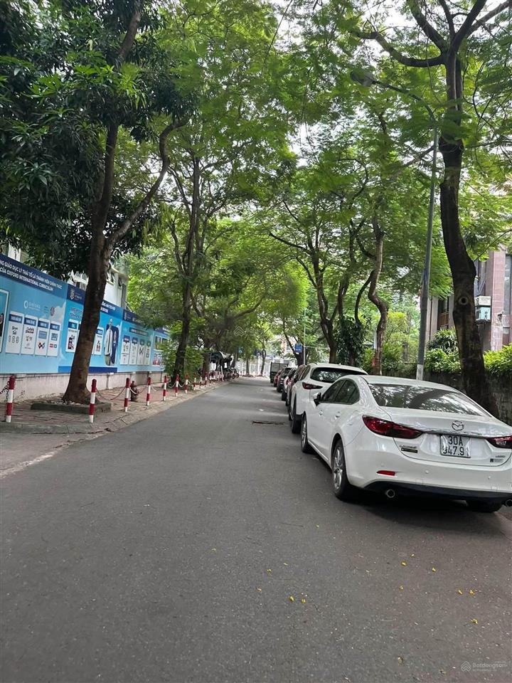 Cho thuê nhà vườn phố đỗ quang.dt 125m2 x 4.5t. mt 8.5m . đường 2 ô tô trámh nhau.