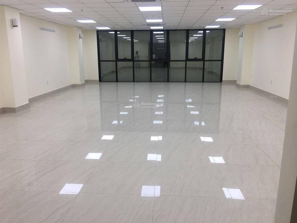 Cho thuê nhà mặt phố trung kính dt 155m2 x 8 tầng nổi 1 hầm. có pccc. mt 10m.