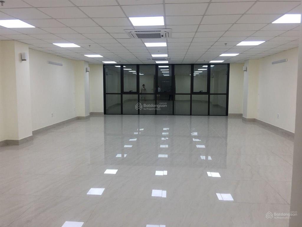 Cho thuê nhà mặt phố trung kính dt 155m2 x 8 tầng nổi 1 hầm. có pccc. mt 10m.
