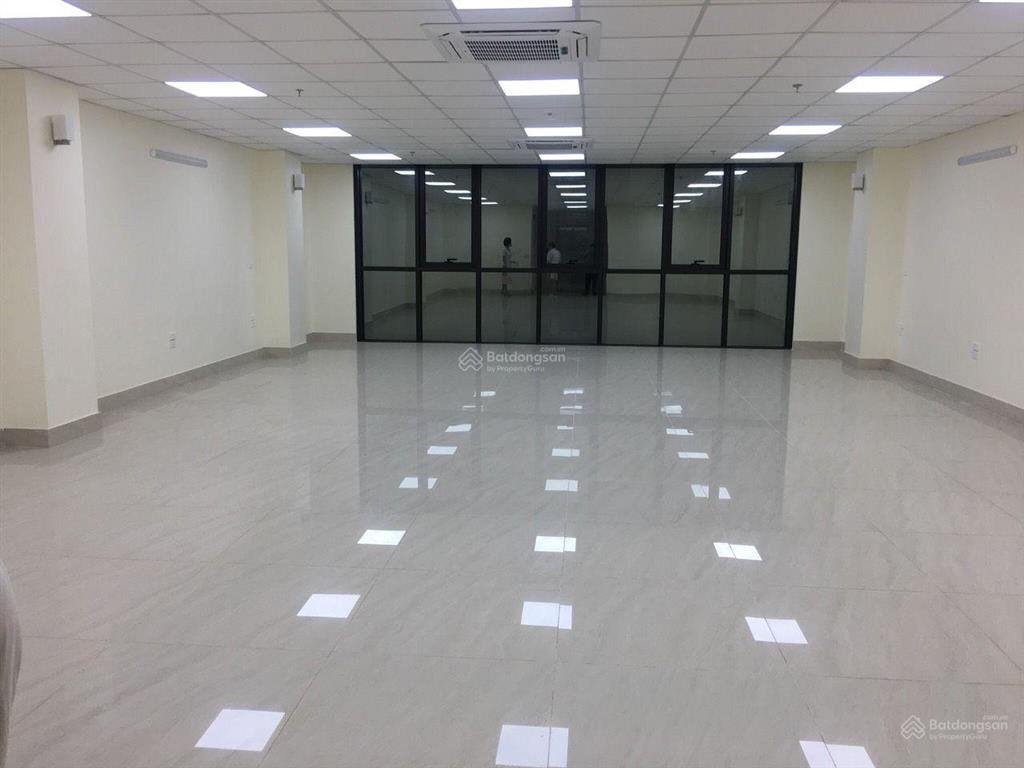 Cho thuê nhà mặt phố trung kính dt 155m2 x 8 tầng nổi 1 hầm. có pccc. mt 10m.
