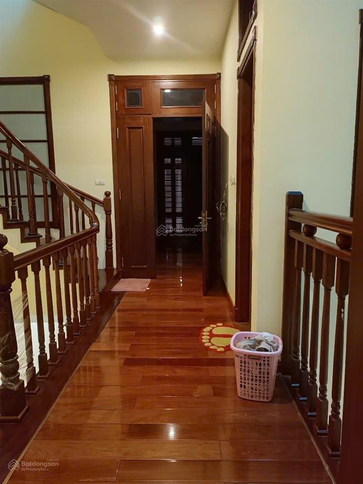 Cho thuê nhà phố lưu quang dt  65m2 x 5t. ưu tiên người nước ngoài ở và làm vp.