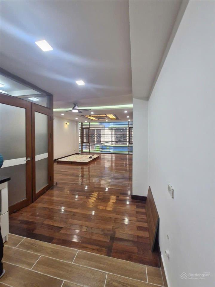 Cho thuê nhà đỗ quang, vừa ở vừa làm vp, tại đỗ quang, nhà sàn gỗ, dt 65m2 x 5t. đường 2 ô tô.