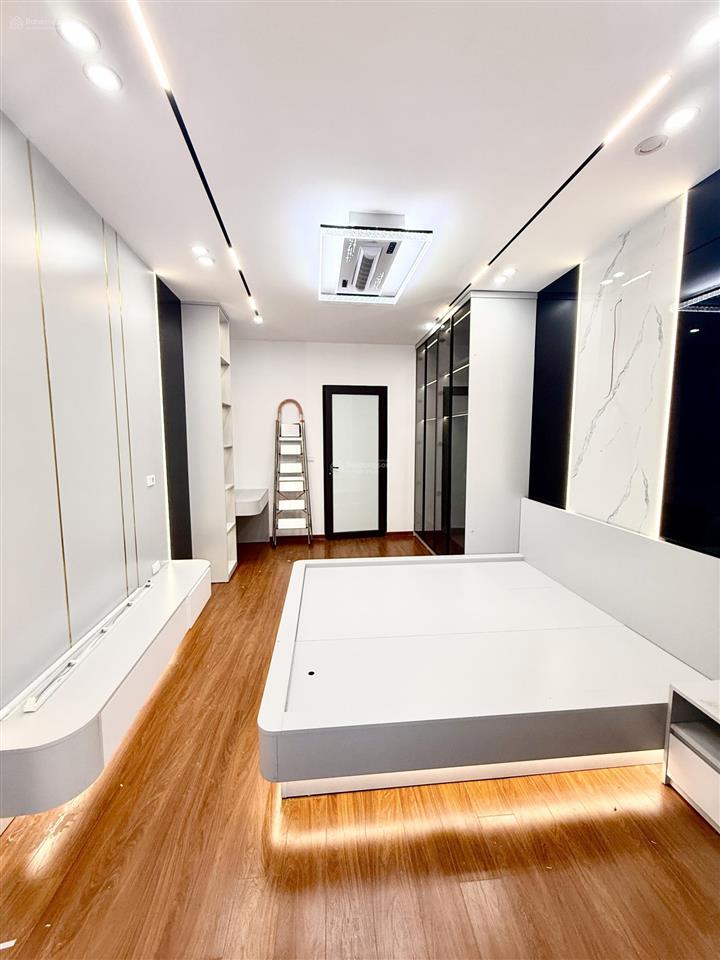 Cầu thanh trì  33m2  5 tầng xây mới full nội thất  6 tỷ  sổ đỏ vuông vắn