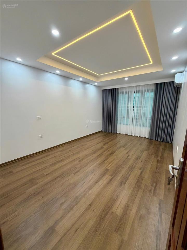 Bán nhà riêng đẹp tại tân mai, 10,5 tỷ, 45 m2, 6 tầng, ô tô đỗ cổng