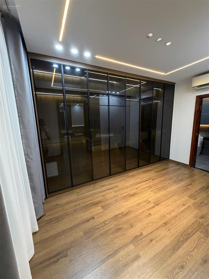 Bán nhà riêng đẹp tại tân mai, 10,5 tỷ, 45 m2, 6 tầng, ô tô đỗ cổng