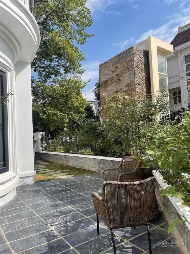 Biệt thự đẹp khu đô thị đẹp đáng sống bậc nhất hà nội lô góc hai mặt đường dt 335 giá chỉ 137 tỷ