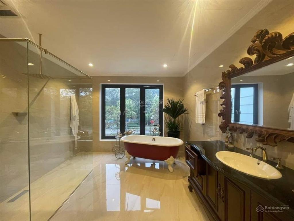 Biệt thự đẹp khu đô thị đẹp đáng sống bậc nhất hà nội lô góc hai mặt đường dt 335 giá chỉ 137 tỷ