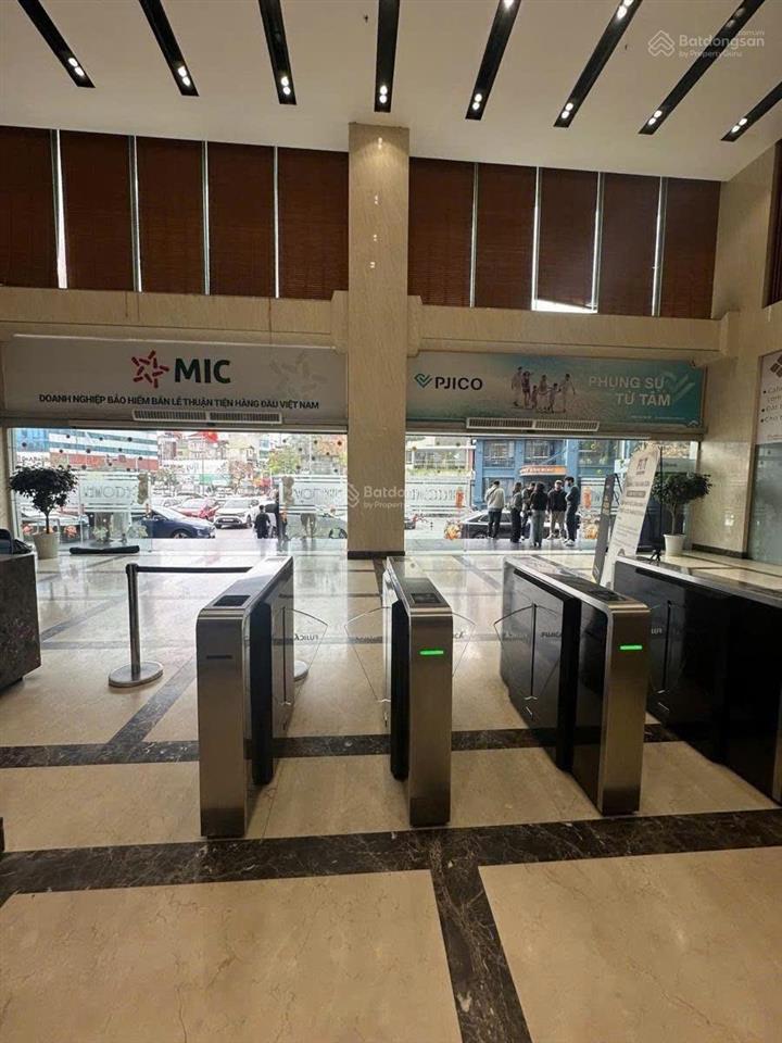 Cần bán toàn bộ mặt sàn tầng 9 tòa nhà dvvp mipec, đã cho thuê kín, doanh thu 500 triệu/ tháng