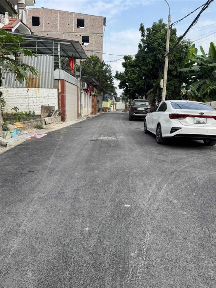 Bán đất đẹp tại xóm đường, khu chợ lắp ghép, xã nguyên khê. diện tích 137m2, giá êm!