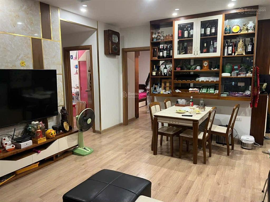 Chính chủ cần bán nhanh căn 3pn  2 wc chung cư the k park văn phú. 