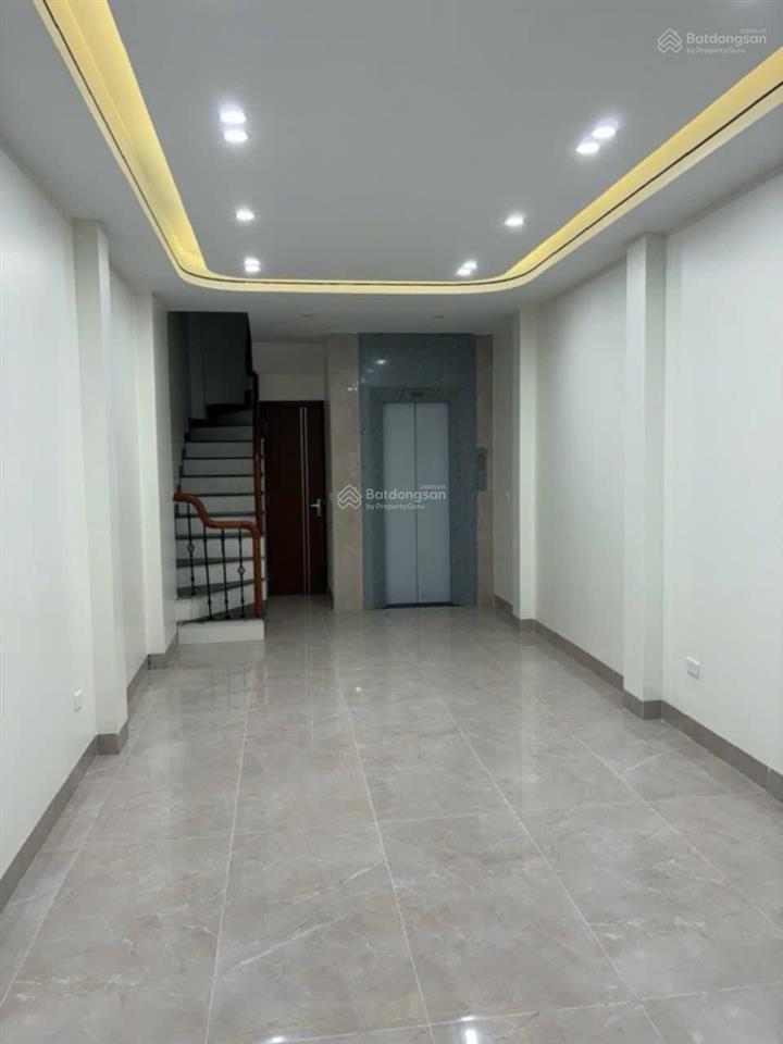 Bán nhà đẹp phố thượng thanh,gara oto,thang máy,full nội thất,40m26 tầng,giá 11.2 tỷ.