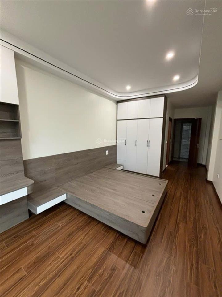 Bán nhà đẹp phố thượng thanh,gara oto,thang máy,full nội thất,40m26 tầng,giá 11.2 tỷ.