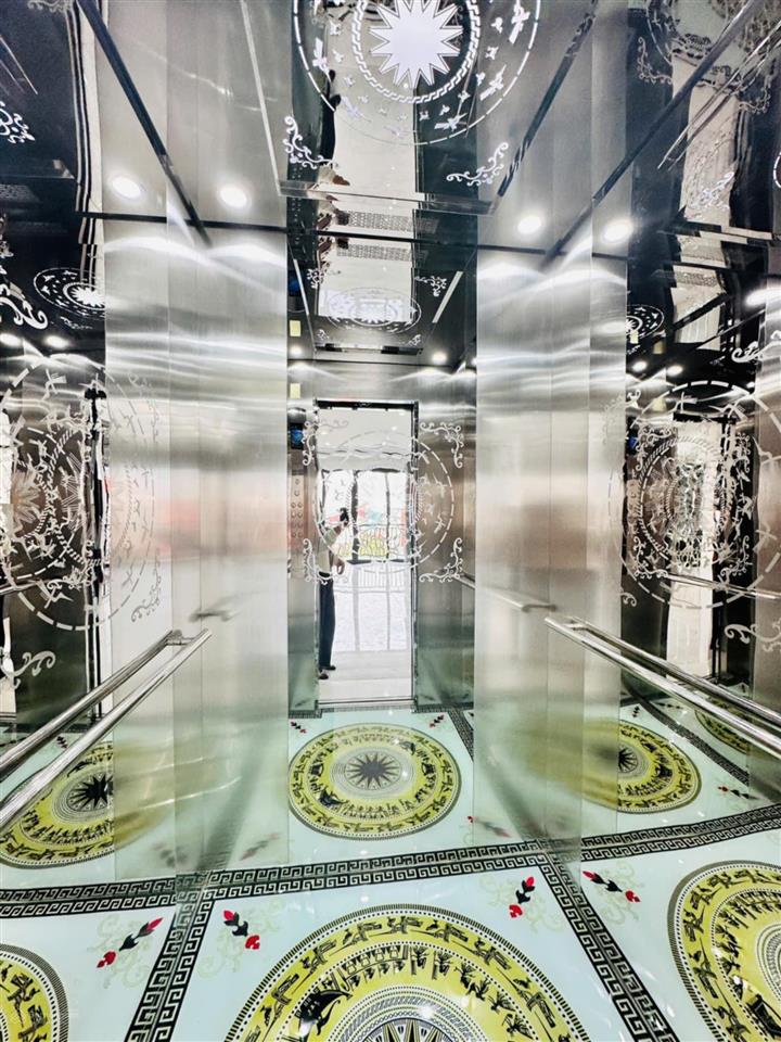 Siêu vip!nhà đẹp phố ngọc lâm,cạnh hồ,gần mipec long biên,75m27 tầng,thang máy,gara oto,giá 19 tỷ.