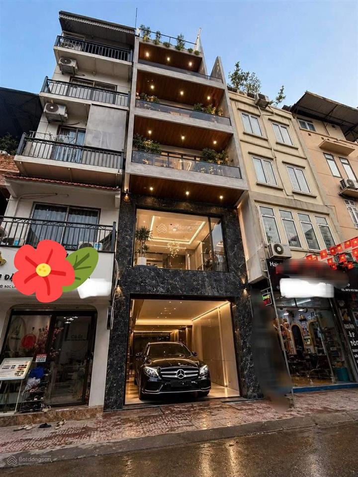 Siêu phẩm nhà phố kd ngọc lâm,vị trí đắc địa,70m27 tầng,thang máy,full nội thất,giá 31.8 tỷ.