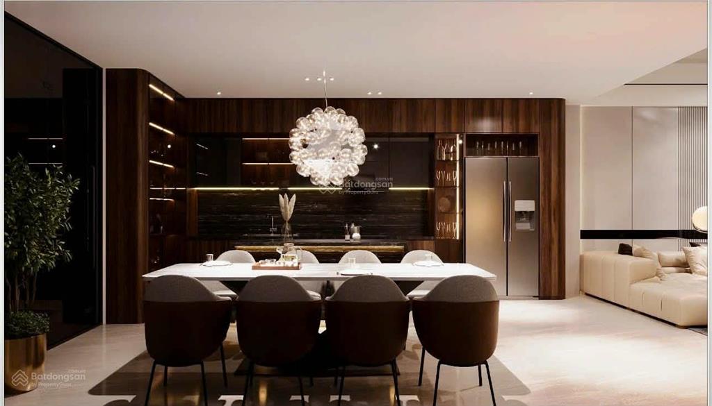 Siêu phẩm nhà phố kd ngọc lâm,vị trí đắc địa,70m27 tầng,thang máy,full nội thất,giá 31.8 tỷ.