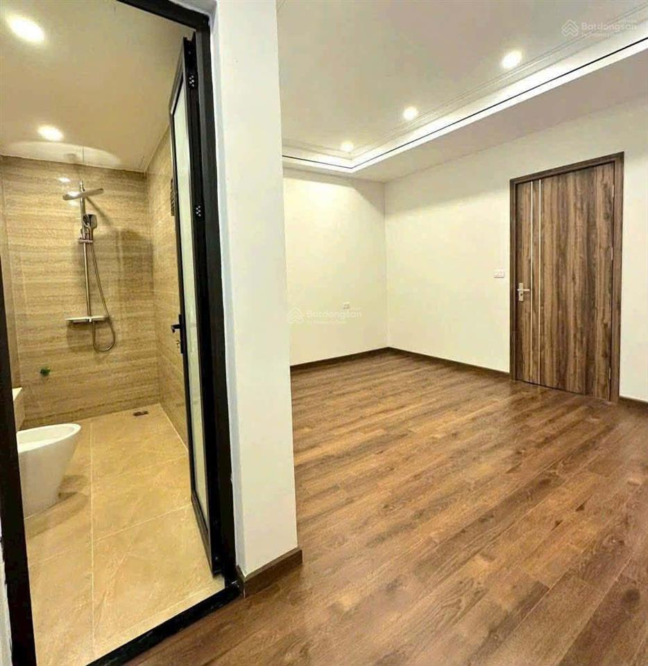 Nhà đẹp giá rẻ phố ngọc lâm,gara oto,thang máy,dt80m25 tầng,giá 19.5 tỷ.