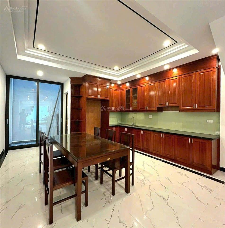 Nhà đẹp giá rẻ phố ngọc lâm,gara oto,thang máy,dt80m25 tầng,giá 19.5 tỷ.