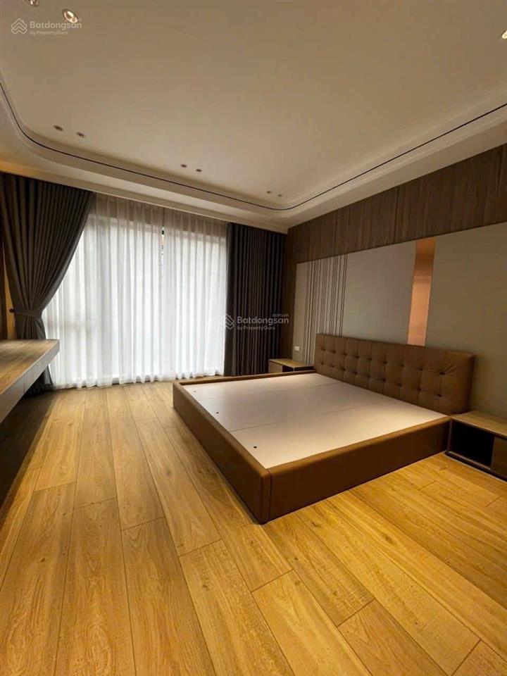 Siêu phẩm nhà lô góc,mặt đường kd,oto tránh phố sài đồng,55m26t,thang máy,giá 15.5 tỷ.