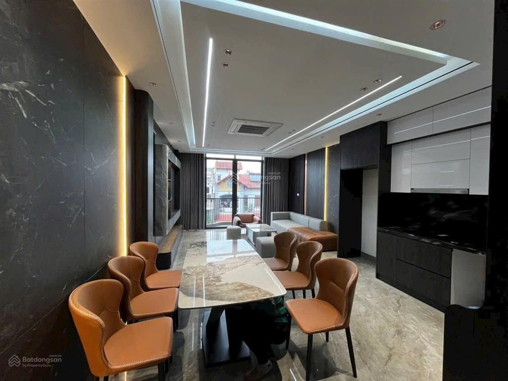 Siêu phẩm nhà lô góc,mặt đường kd,oto tránh phố sài đồng,55m26t,thang máy,giá 15.5 tỷ.