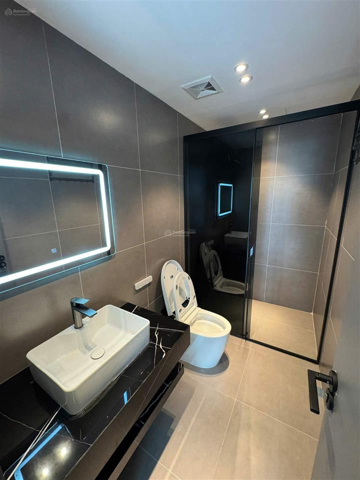 Rẻ nhất!ngon nhất!nhà phố ngô gia tự,oto tránh,110m25 tầng,full nội thất,thang máy,giá 23.9 tỷ.