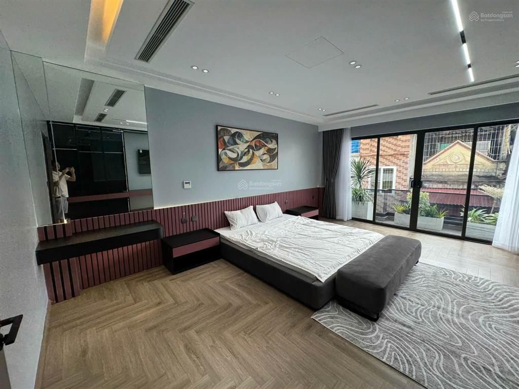 Rẻ nhất!ngon nhất!nhà phố ngô gia tự,oto tránh,110m25 tầng,full nội thất,thang máy,giá 23.9 tỷ.