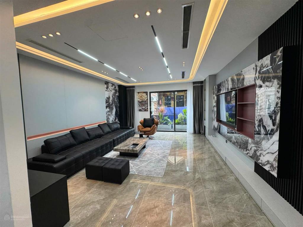 Rẻ nhất!ngon nhất!nhà phố ngô gia tự,oto tránh,110m25 tầng,full nội thất,thang máy,giá 23.9 tỷ.