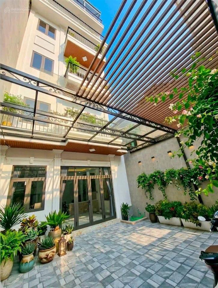 Quá rẻ! nhà phố sân vườn phố nguyễn văn cừ, 65/110m2, 7 tầng thang máy, full nội thất, 15.9 tỷ