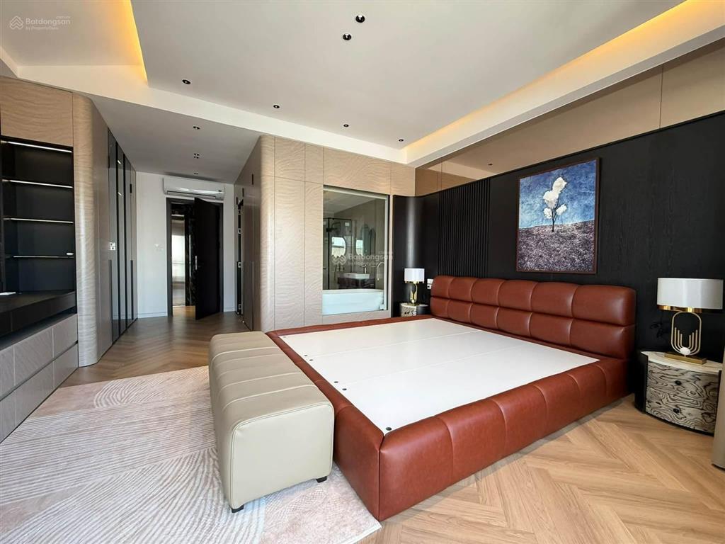 Nhà đẹp phố ngọc thụy bồ đề,gara oto 7 chỗ,view hồ,dt50m27 tầng,thang máy,full nội thất, 16.8 tỷ