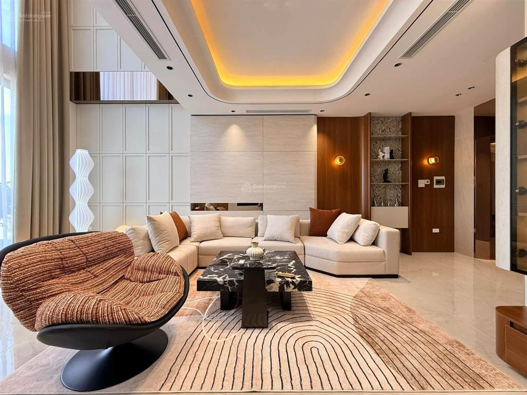 Nhà đẹp phố ngọc thụy bồ đề,gara oto 7 chỗ,view hồ,dt50m27 tầng,thang máy,full nội thất, 16.8 tỷ