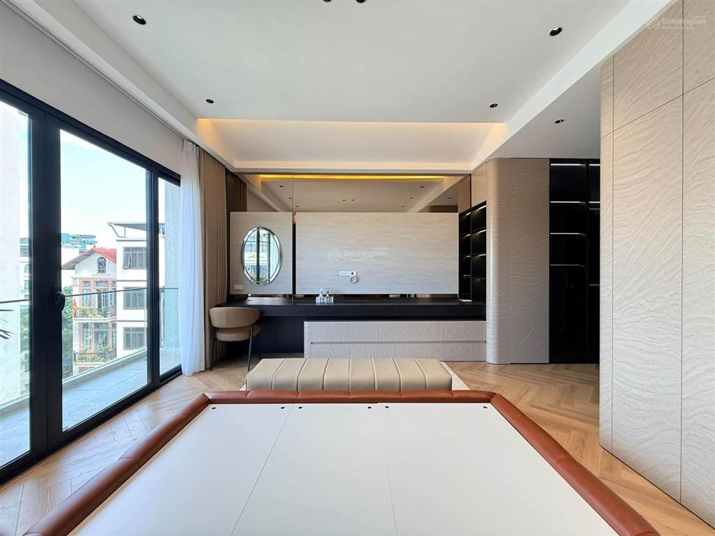 Nhà đẹp phố ngọc thụy bồ đề,gara oto 7 chỗ,view hồ,dt50m27 tầng,thang máy,full nội thất, 16.8 tỷ