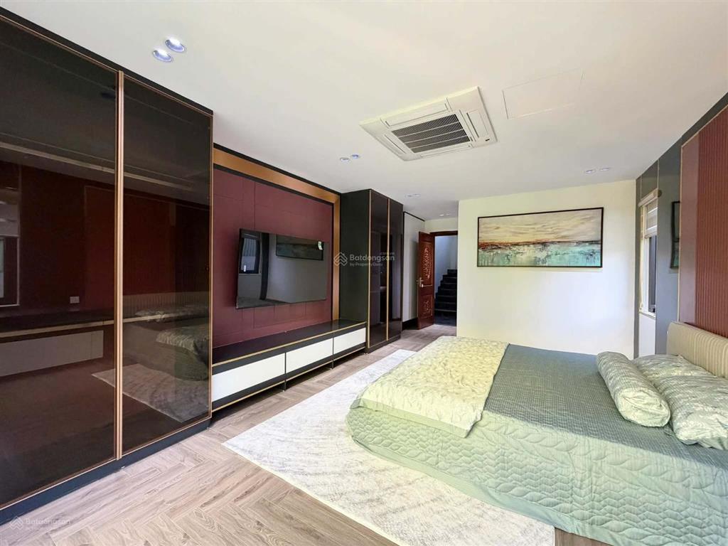 Sốc về giá! chỉ 16.5 tỷ nhà nguyễn văn cừ, lô góc, đường ô tô tránh,50m26t thang máy full nội thất