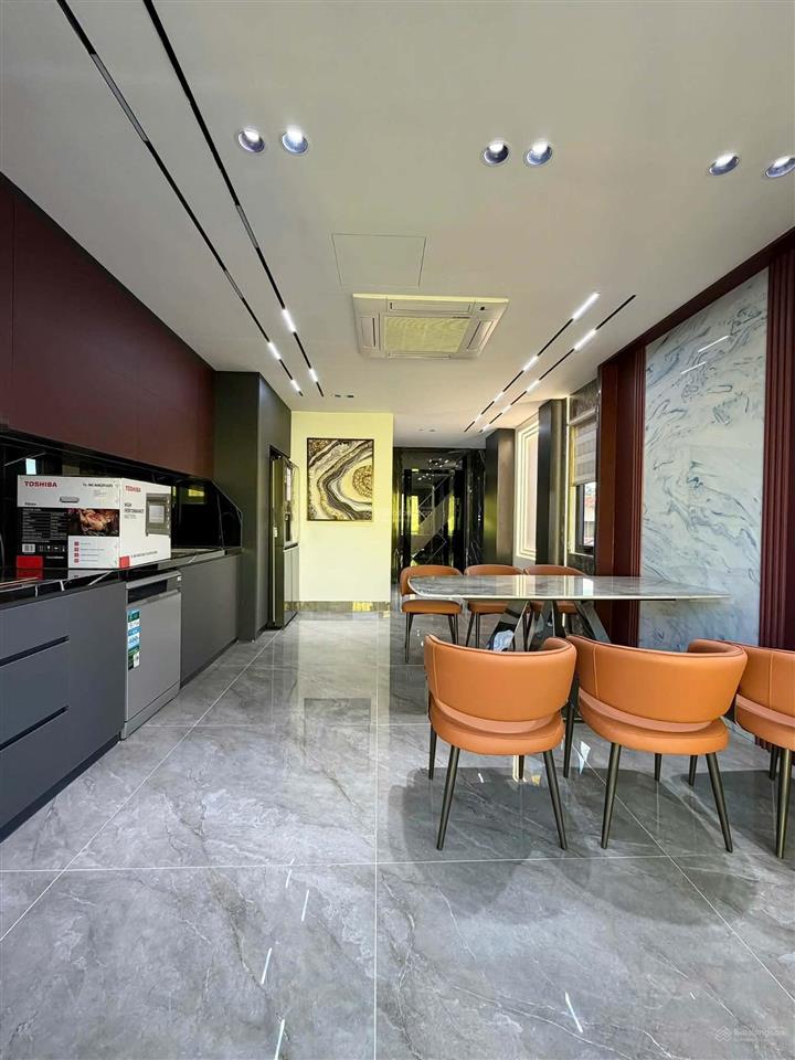 Sốc về giá! chỉ 16.5 tỷ nhà nguyễn văn cừ, lô góc, đường ô tô tránh,50m26t thang máy full nội thất