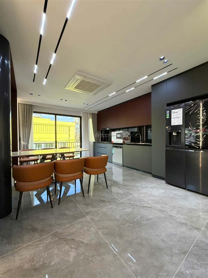 Sốc về giá! chỉ 16.5 tỷ nhà nguyễn văn cừ, lô góc, đường ô tô tránh,50m26t thang máy full nội thất