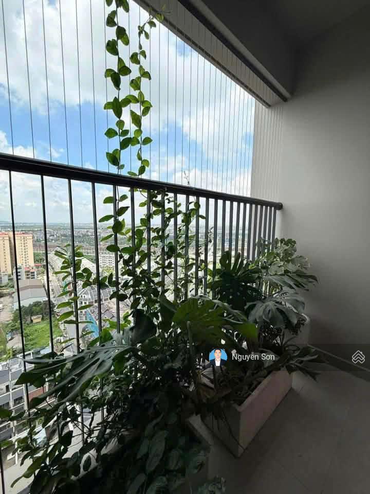 Cần bán gấp căn 2 ngủ 2 vệ sinh 83m2 tòa w1 chung cư the wisteria