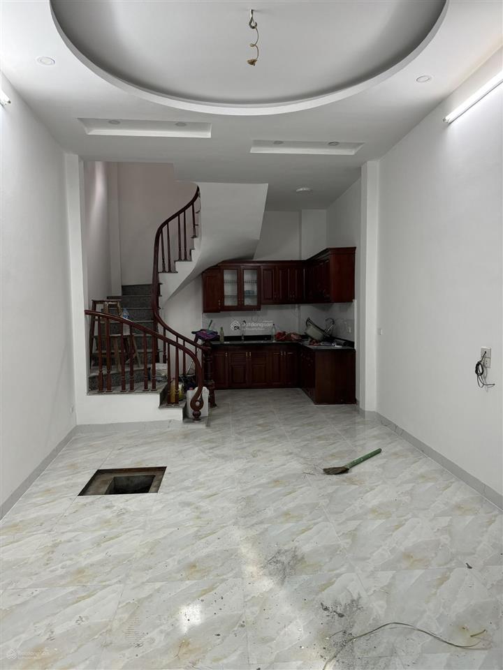 Chính chủ bán nhà ngõ 124 vĩnh tuy, nhà dân xây 5 tầng, dt 35m2, mt 3.5m, giá 7.2 tỷ