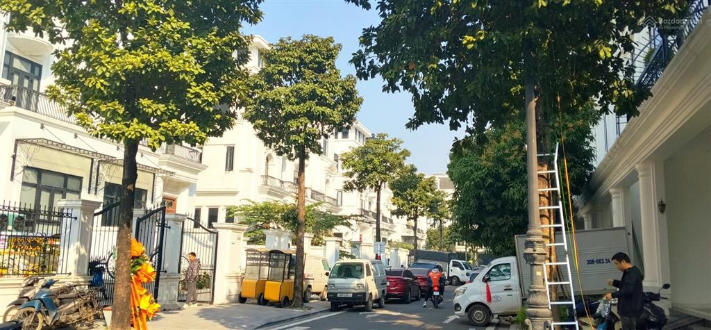 Chính chủ bán liền kề l7 hướng tây  view biệt thự triệu đô, trước nhà thoáng sáng