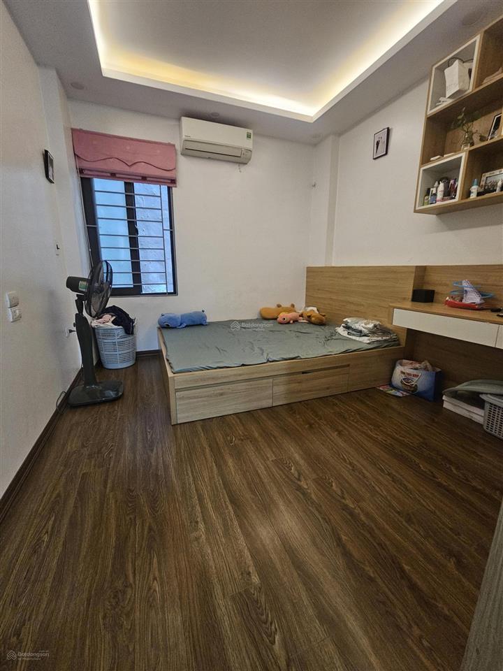 Nhà đẹp 42m2 5 tầng 4 ngủ rộng ô tô gần nhà tại pháp vân  yên sở