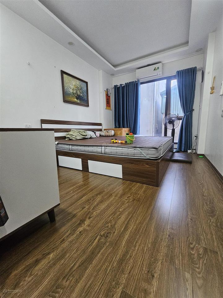 Nhà đẹp 42m2 5 tầng 4 ngủ rộng ô tô gần nhà tại pháp vân  yên sở