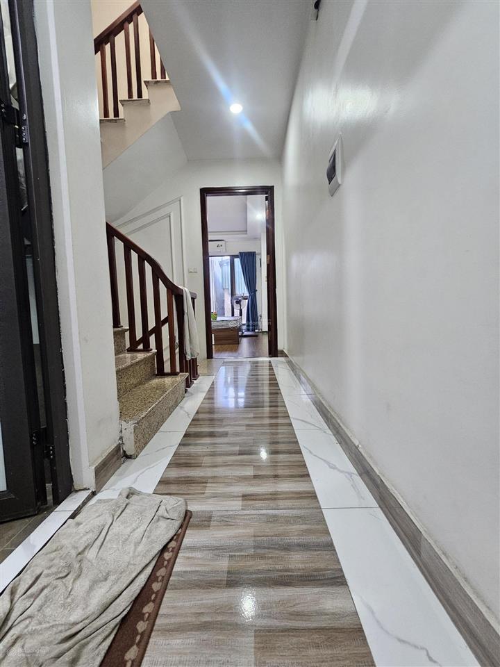 Nhà đẹp 42m2 5 tầng 4 ngủ rộng ô tô gần nhà tại pháp vân  yên sở