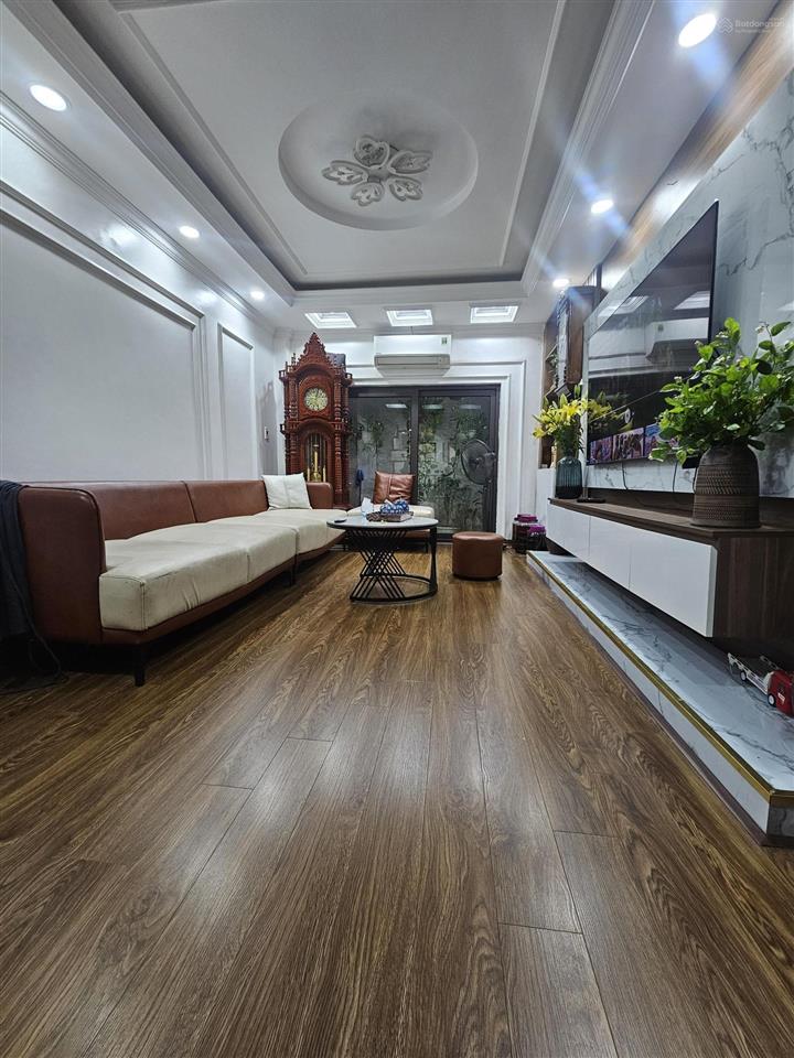 Nhà đẹp 42m2 5 tầng 4 ngủ rộng ô tô gần nhà tại pháp vân  yên sở