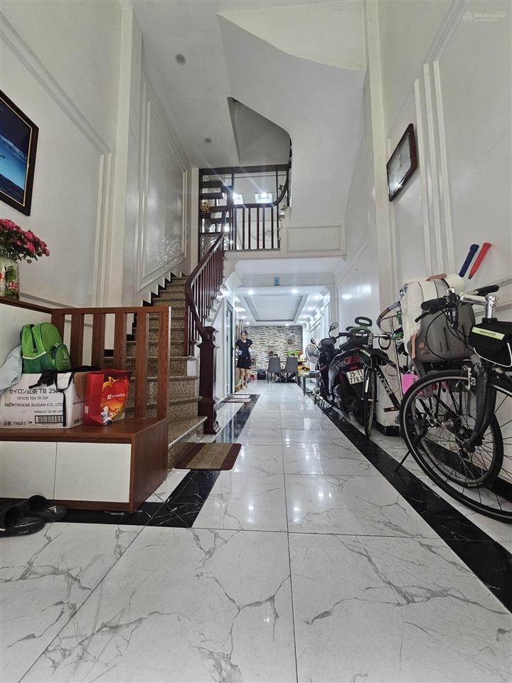 Nhà đẹp 42m2 5 tầng 4 ngủ rộng ô tô gần nhà tại pháp vân  yên sở