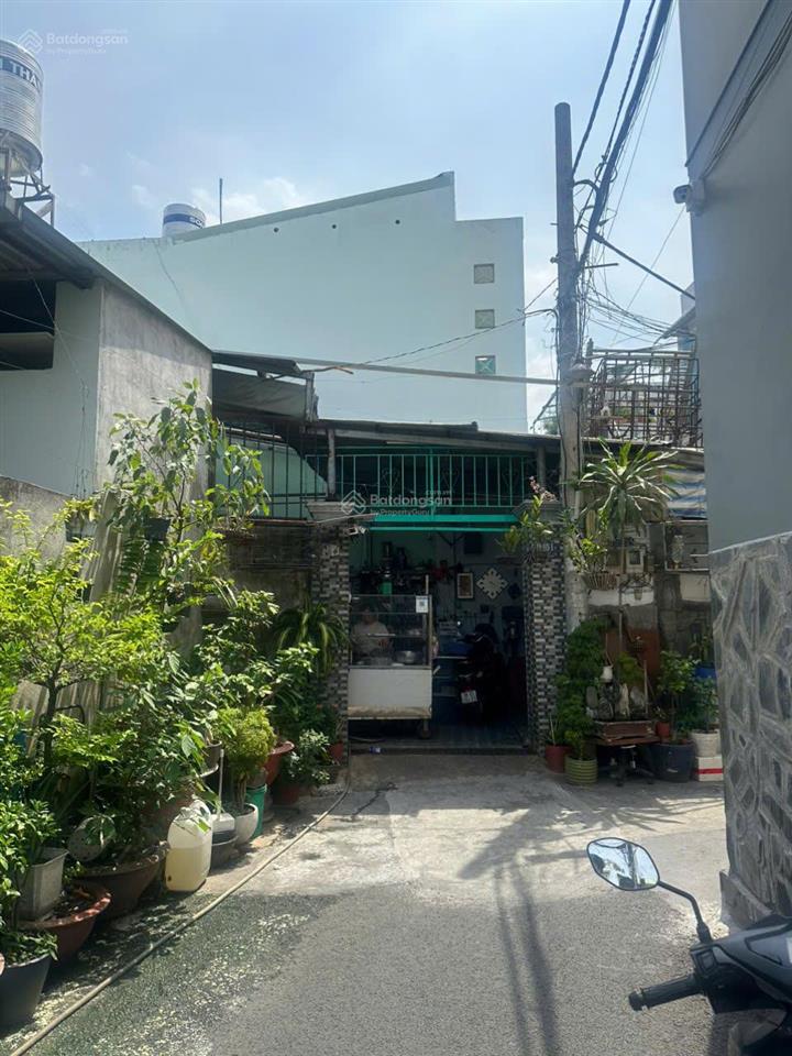 Cần bán gấp nhà thủ đức 136m2 ngay chợ thủ đức giá 6tỷ5 đang vay banks 6ty