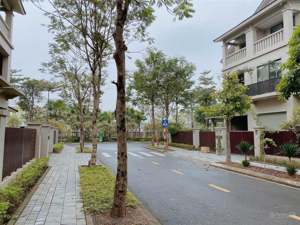 Bán gấp bt sl 180m sunny garden city, nhỉnh 20 tỷ, cạnh công viên, đối diện đl 300m view thoáng