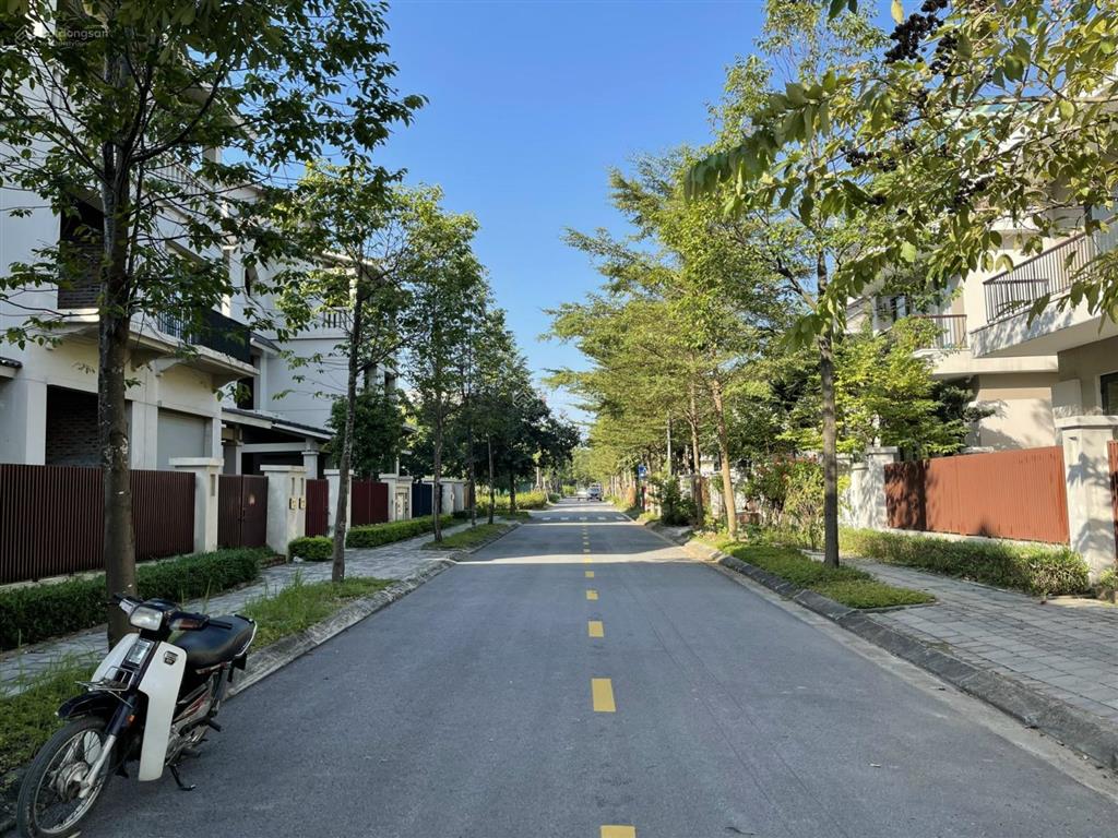 Bán gấp bt sl 180m sunny garden city, nhỉnh 20 tỷ, cạnh công viên, đối diện đl 300m view thoáng