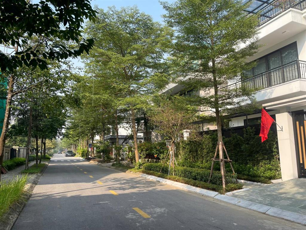 Hiếm có 1 lô song lập 180m2 tại sunny garden city, giá 18 tỷ.  mr hoàng 0981 669 ***
